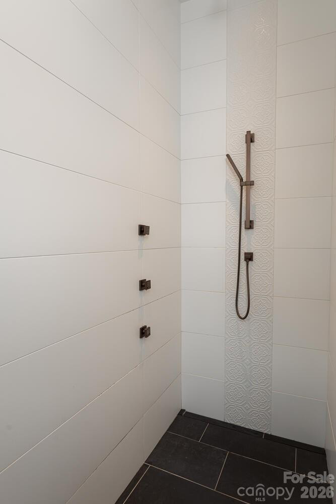 208 Glenroy Court - Photo 30