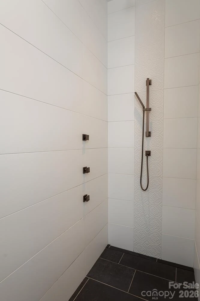 208 Glenroy Court - Photo 30