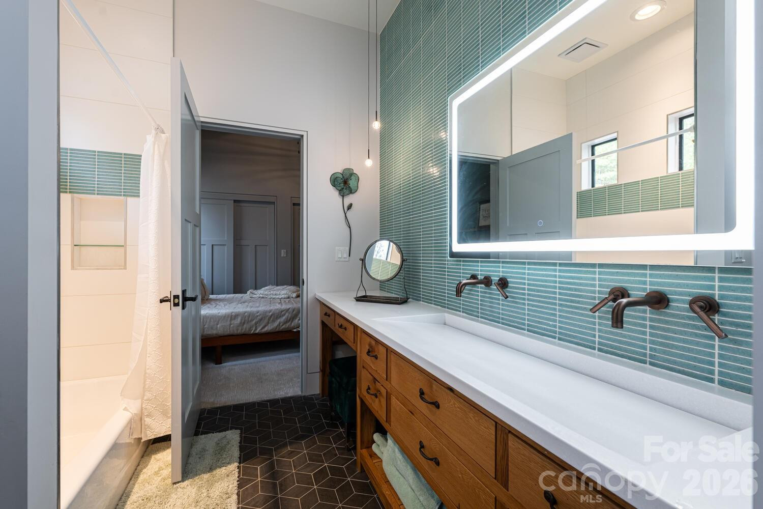 208 Glenroy Court - Photo 34