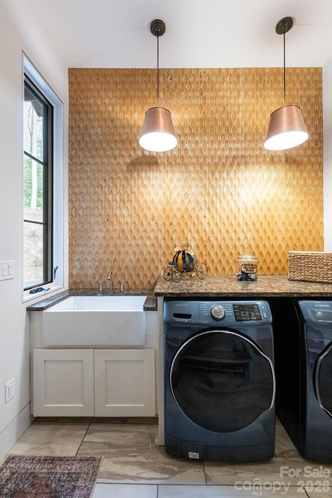 208 Glenroy Court - Photo 38