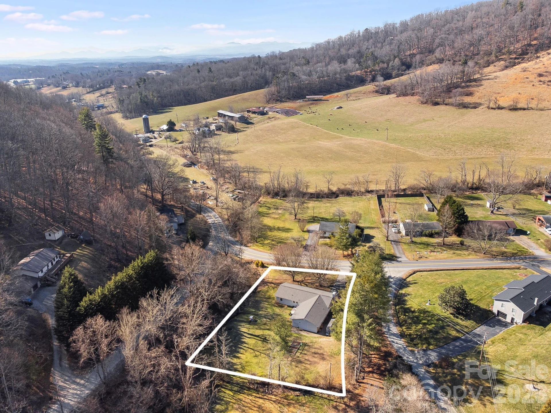 1590 Bruce Road - Photo 2