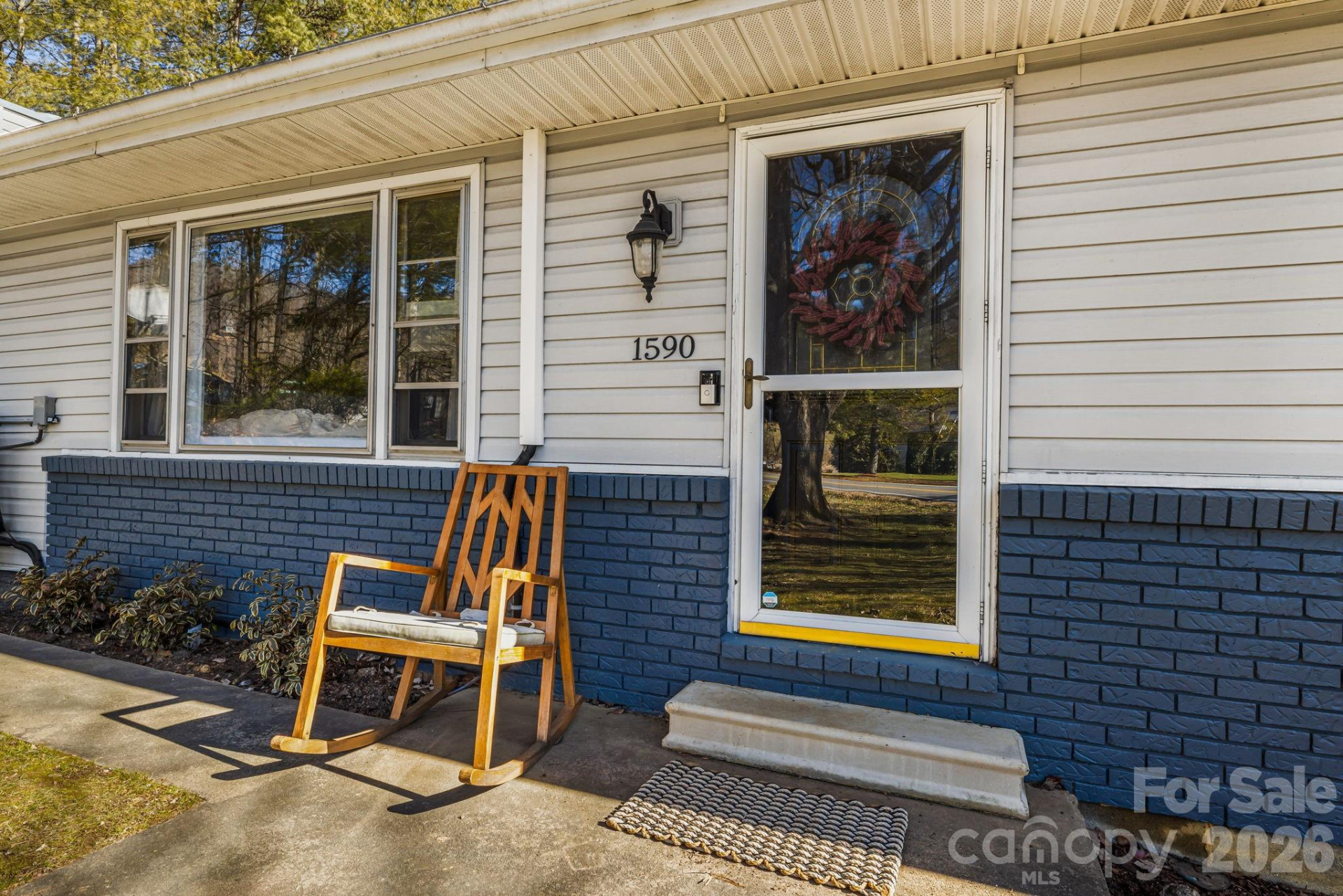 1590 Bruce Road - Photo 3