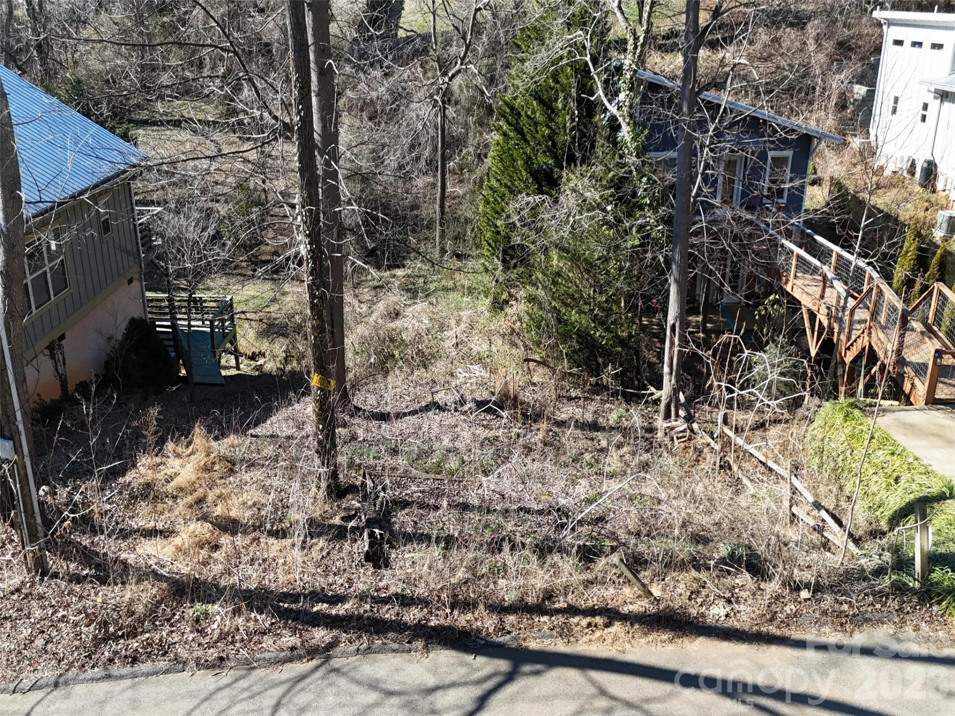 56 Moore Avenue - Photo 2