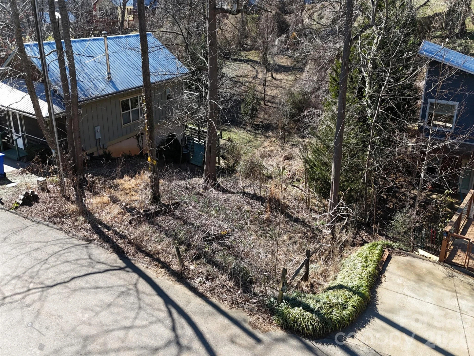56 Moore Avenue - Photo 3