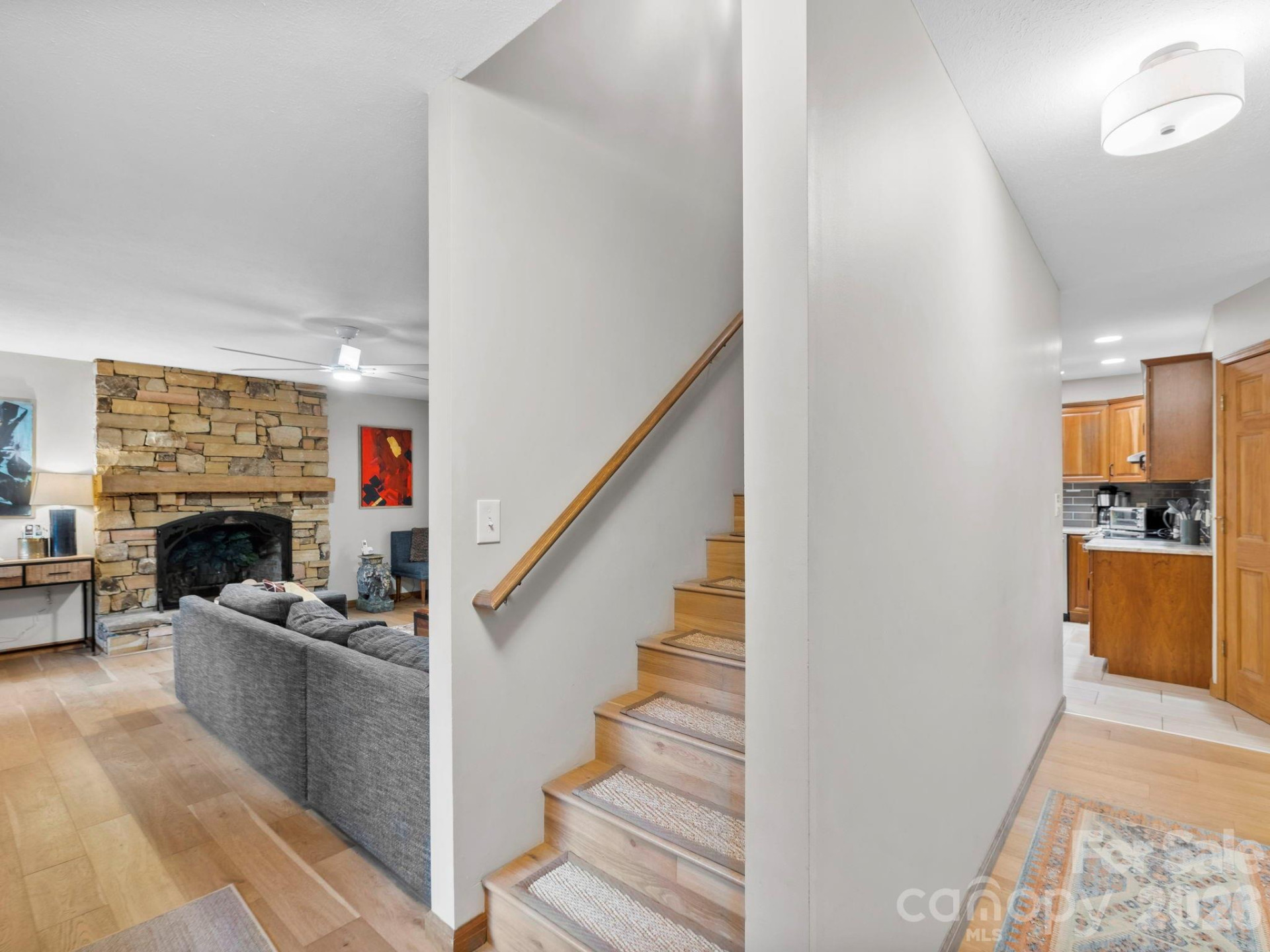 581 Hubbard Hollow Road - Photo 9