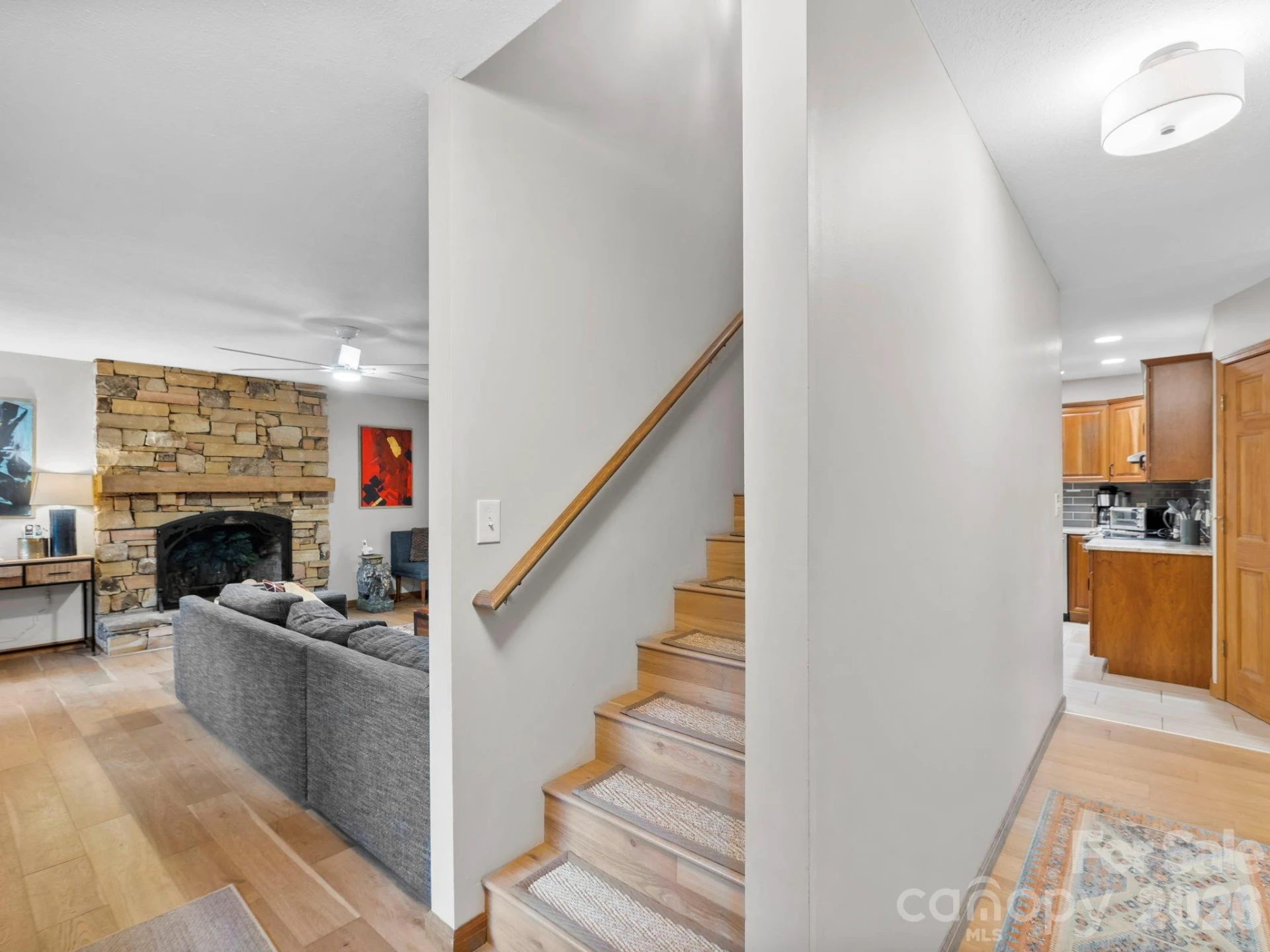 581 Hubbard Hollow Road - Photo 9