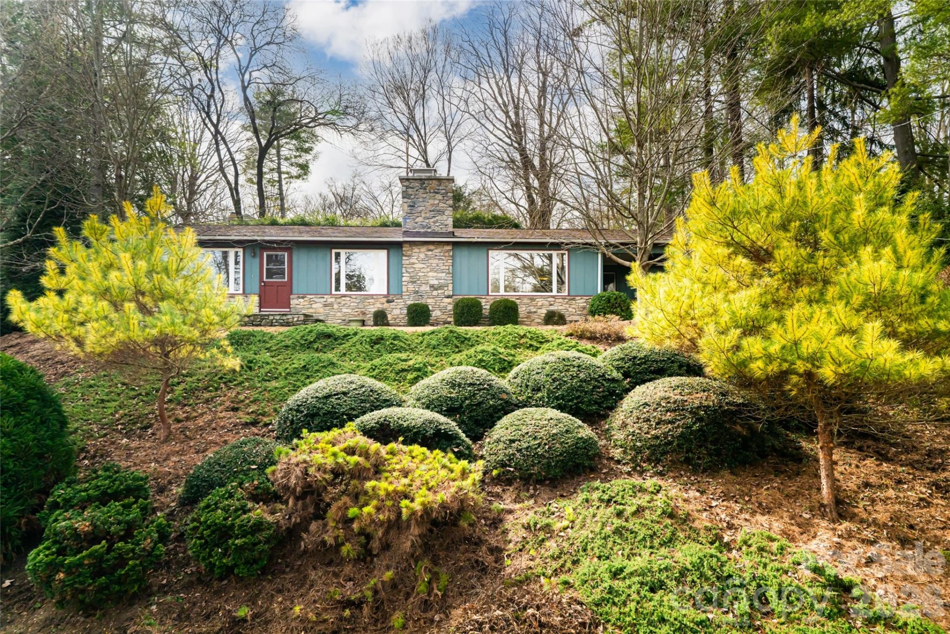 180 Lakewood Drive - Photo 2
