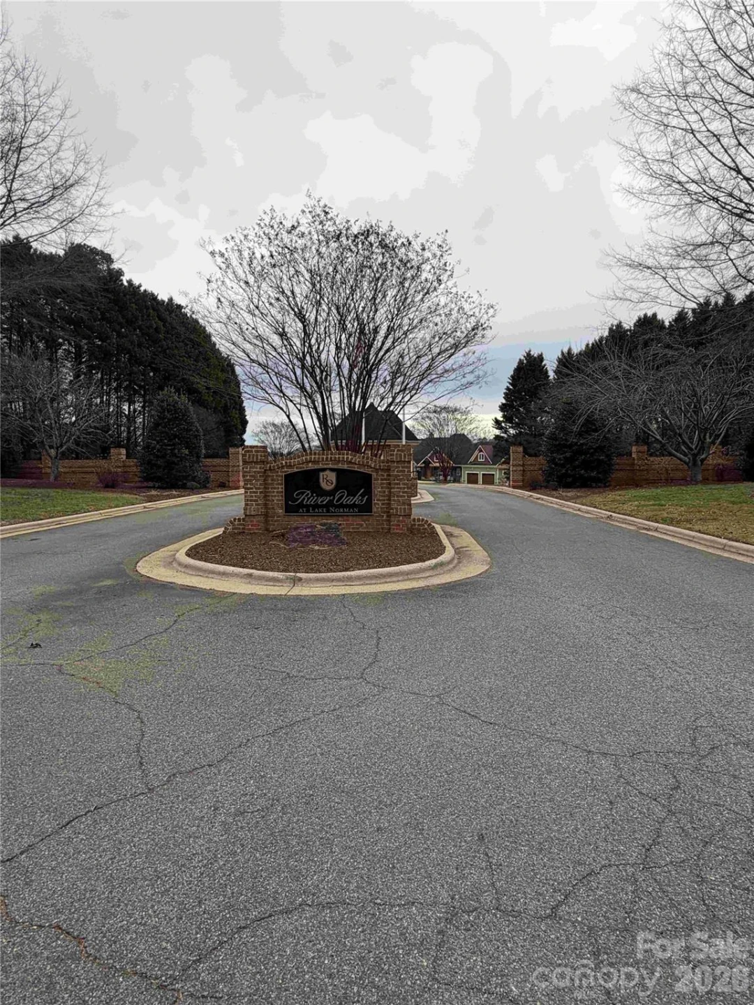 204 Broken Arrow Drive - Photo 2
