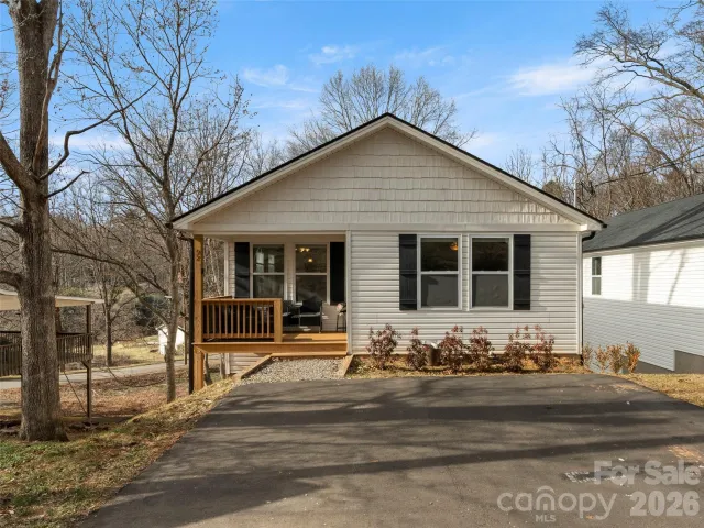 92 Lakeside Drive
