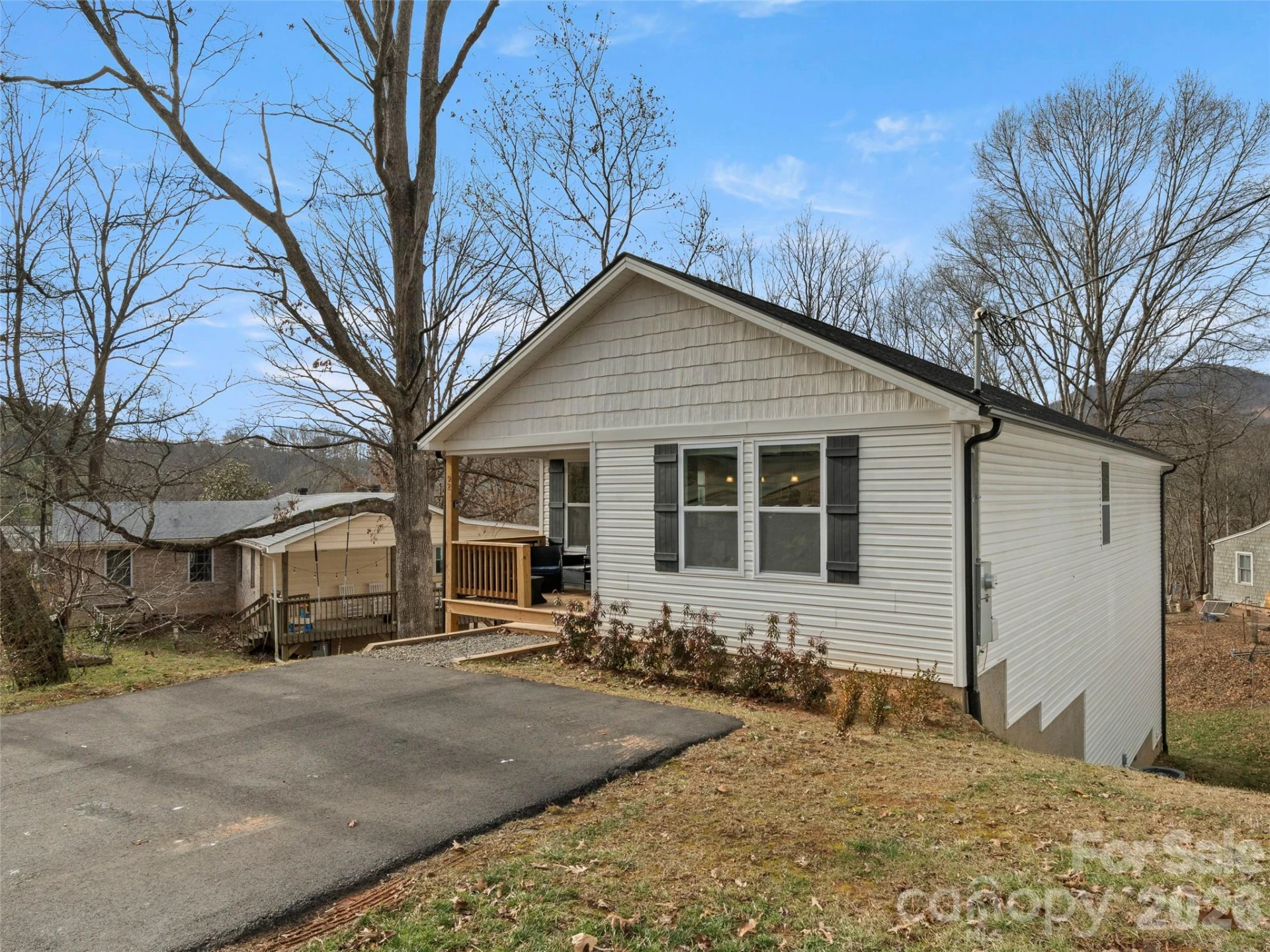 92 Lakeside Drive - Photo 2