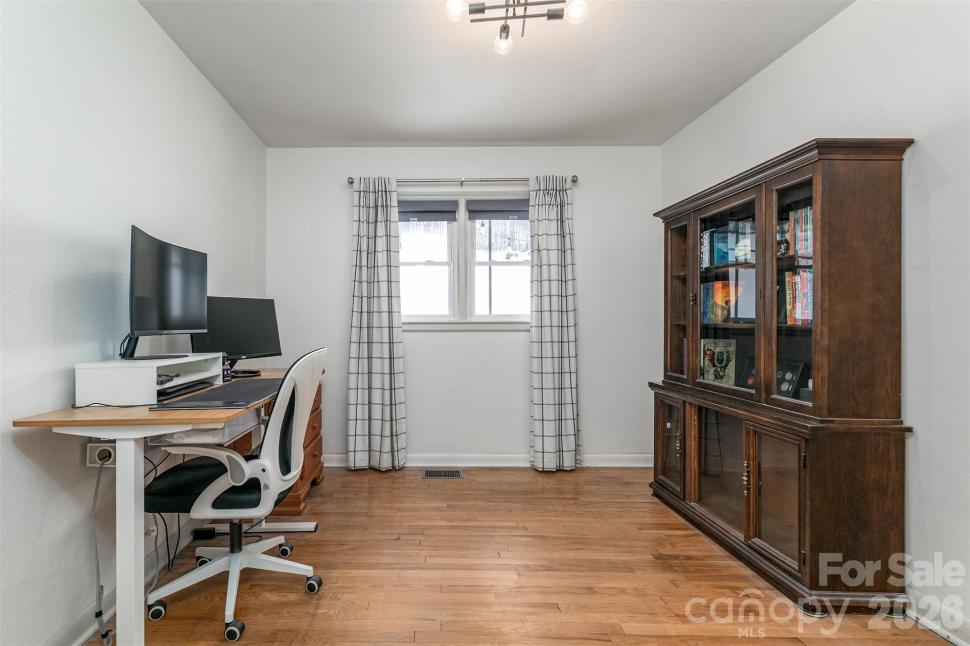 110 Shelton Street - Photo 16