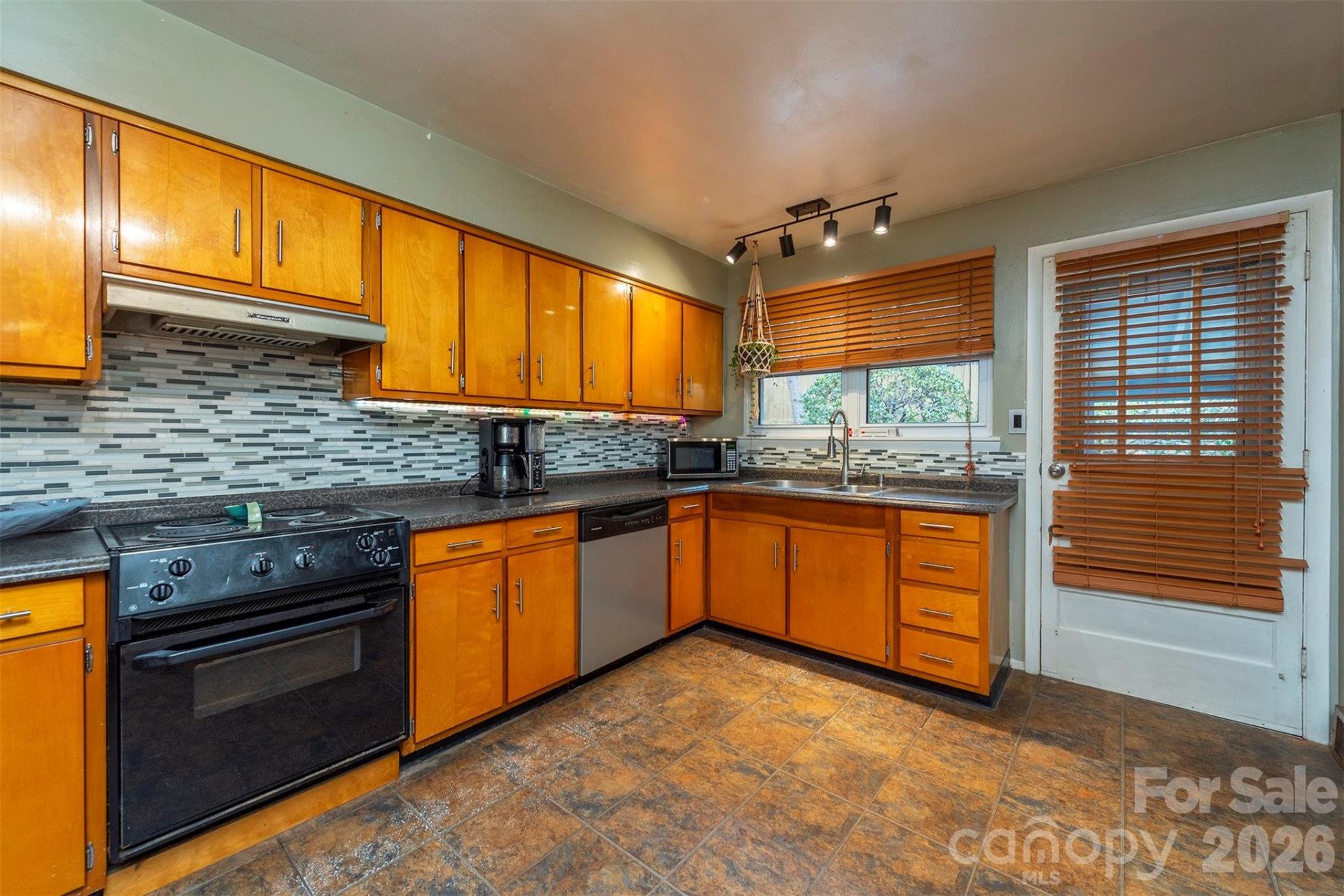 4 Stockwood Road - Photo 13