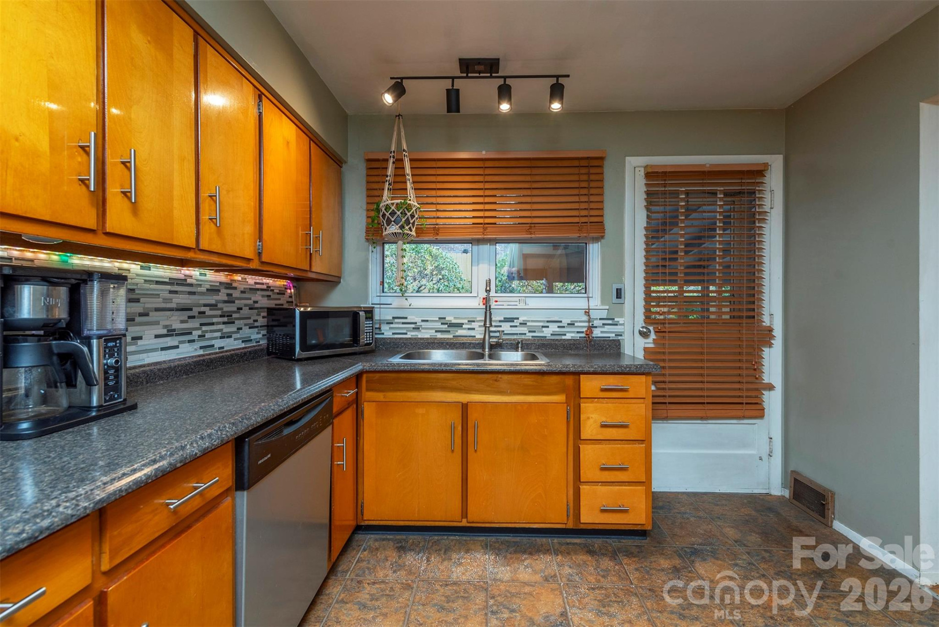 4 Stockwood Road - Photo 14