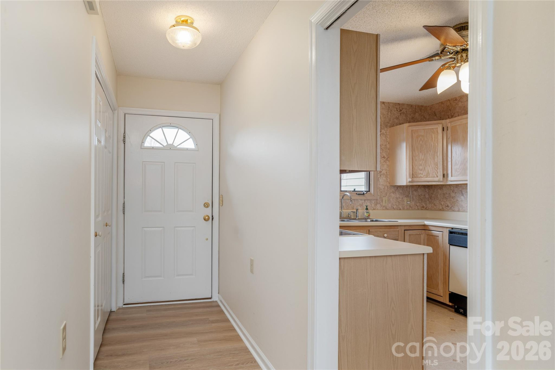 228 Dartcrest Drive - Photo 4
