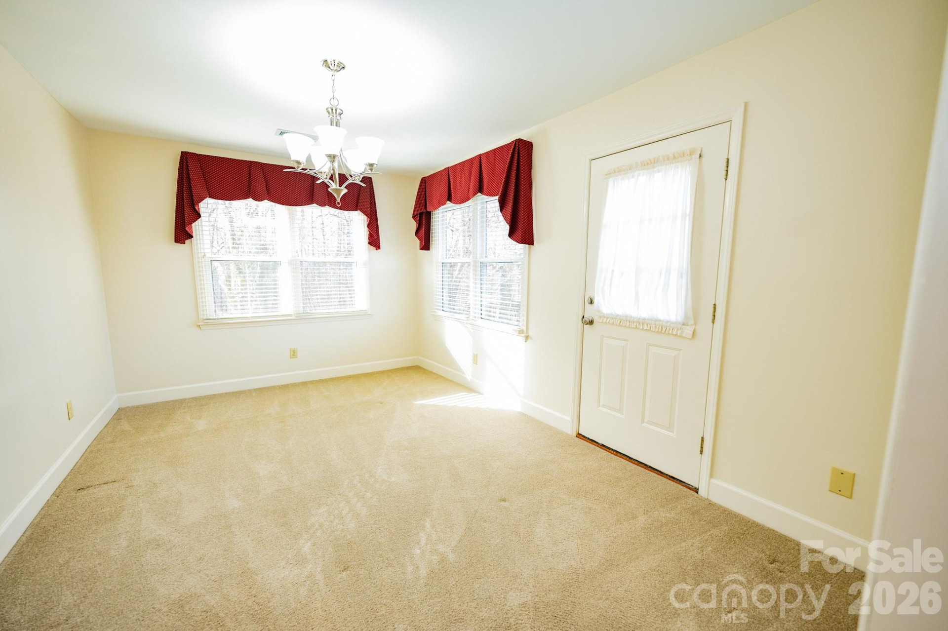 250 Eastwood Village Drive - Photo 8