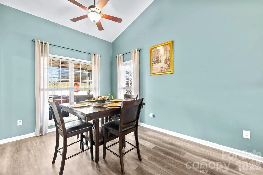 105 Laura Court - Photo 11