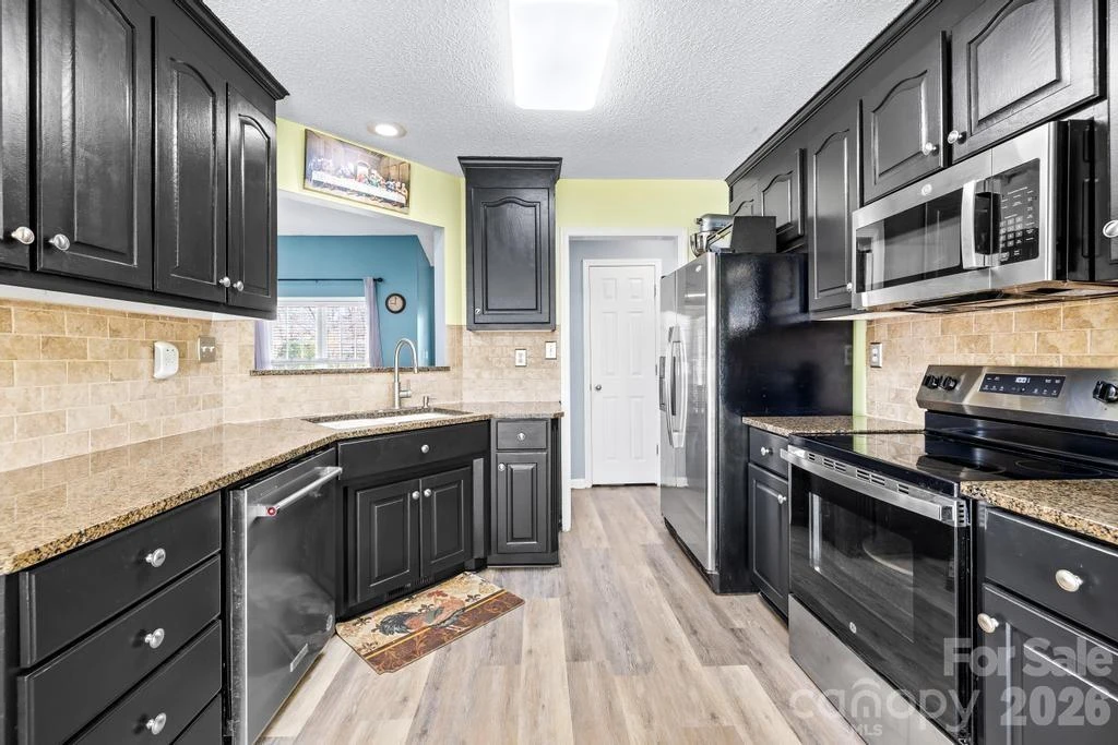 105 Laura Court - Photo 13