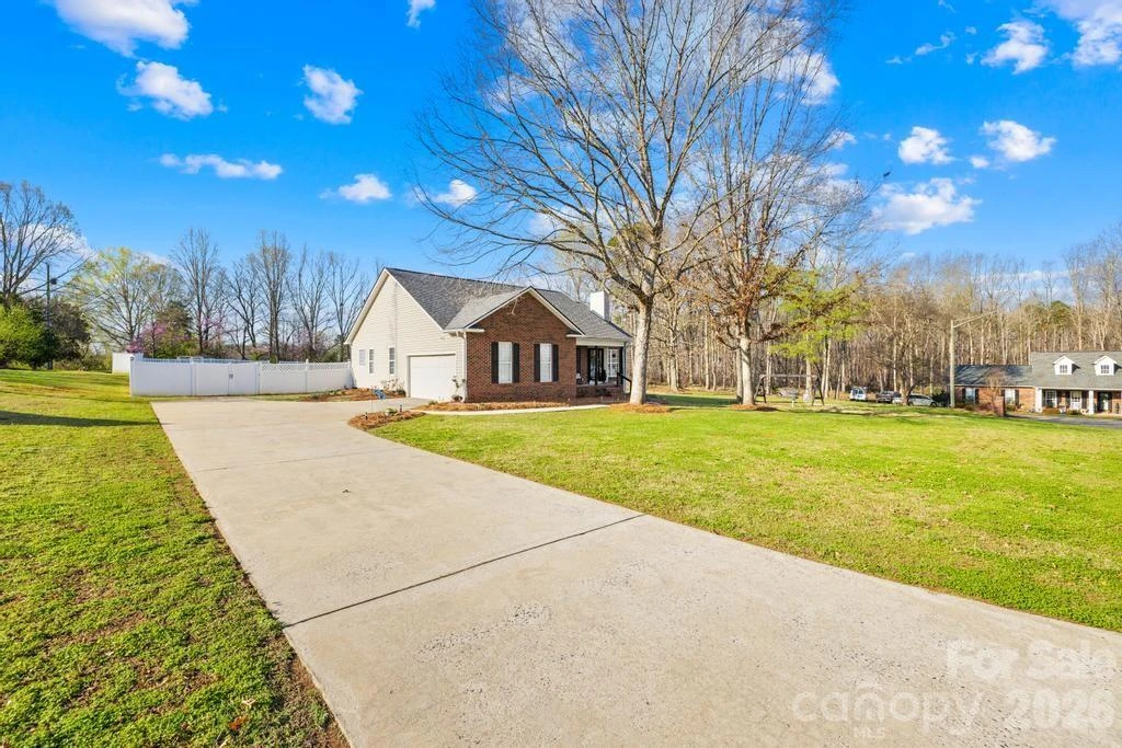 105 Laura Court - Photo 4