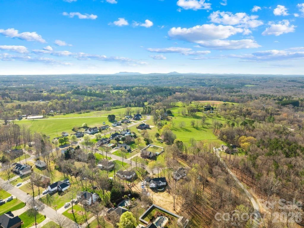 105 Laura Court - Photo 42