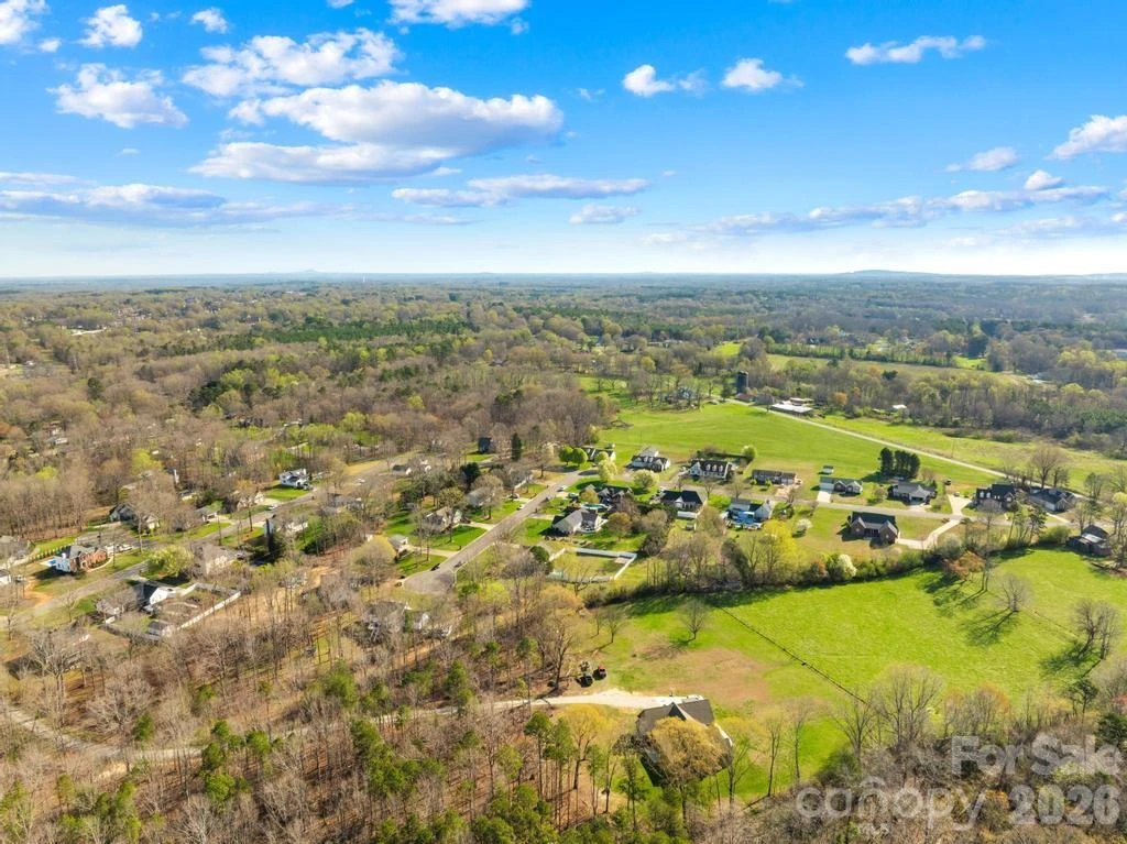 105 Laura Court - Photo 43