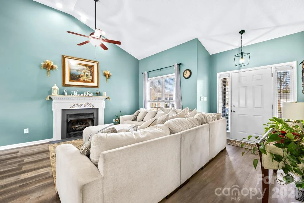 105 Laura Court - Photo 6