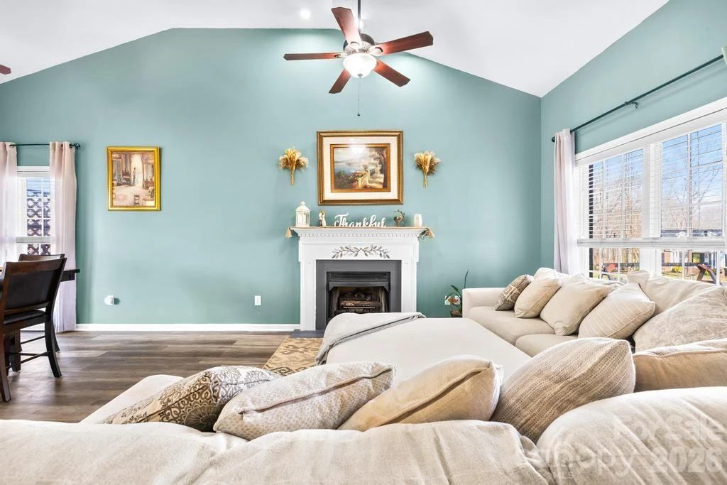 105 Laura Court - Photo 7