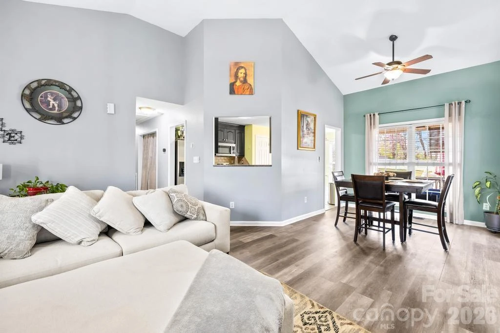 105 Laura Court - Photo 10
