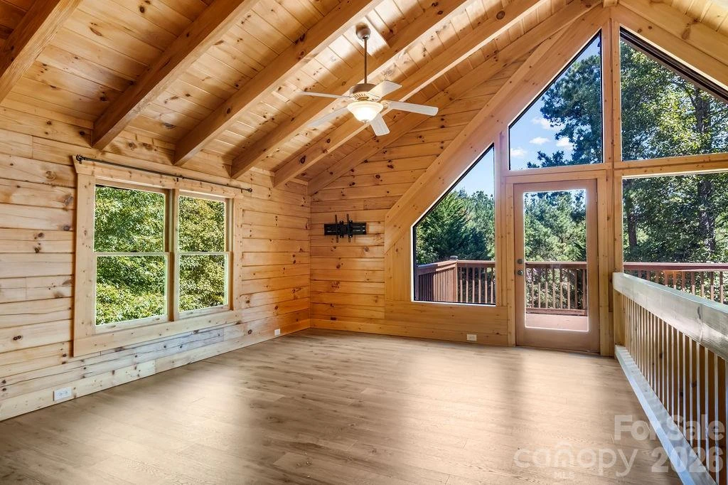 447 Hidden Lake Parkway - Photo 11