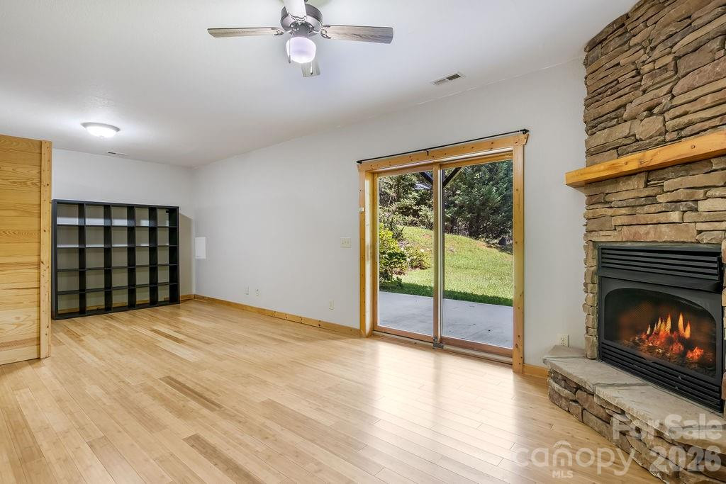 447 Hidden Lake Parkway - Photo 15