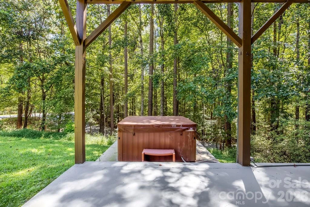 447 Hidden Lake Parkway - Photo 21