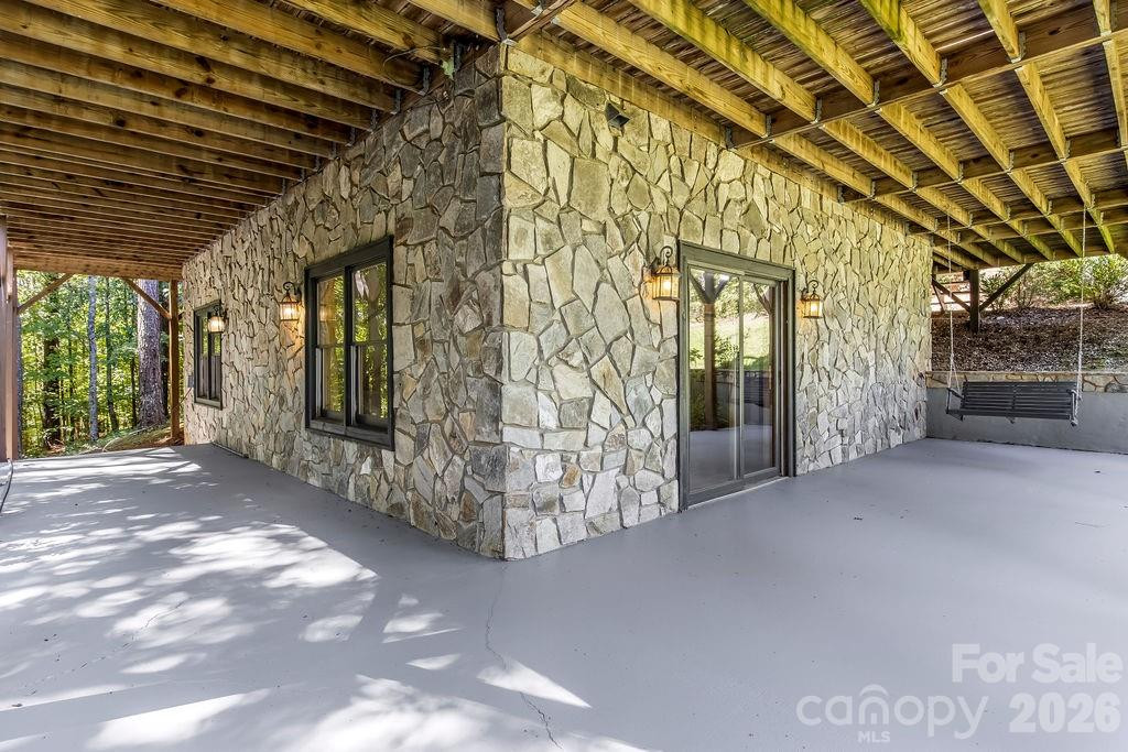 447 Hidden Lake Parkway - Photo 22