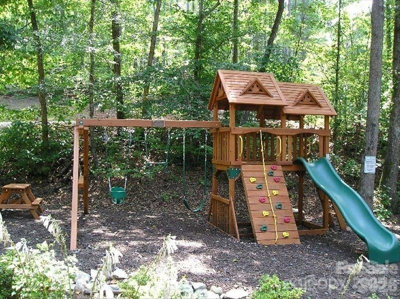 447 Hidden Lake Parkway - Photo 38