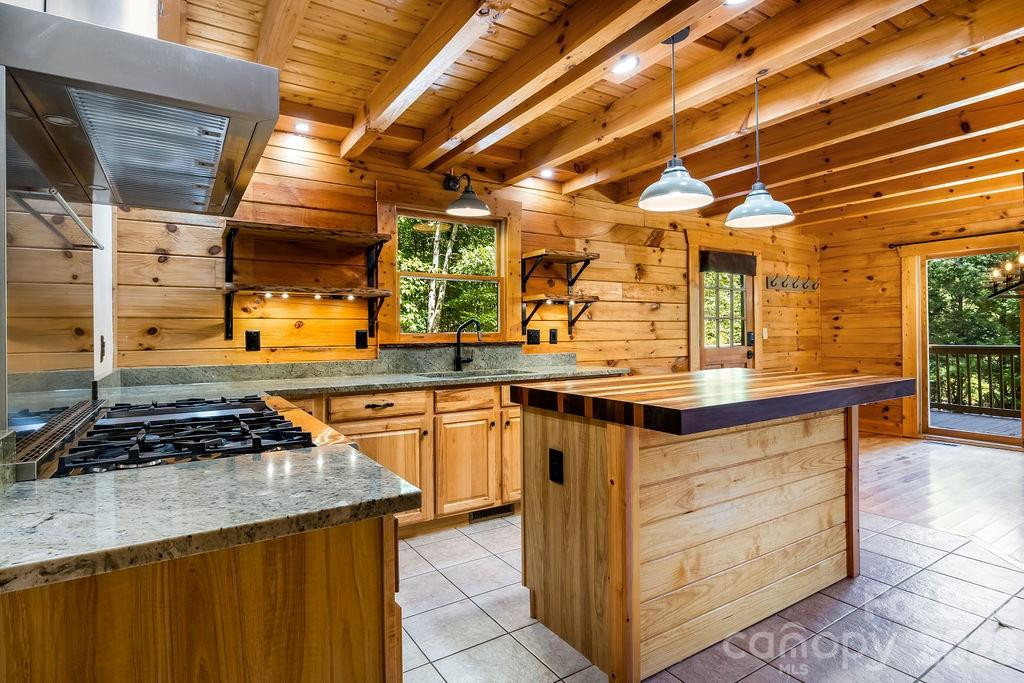 447 Hidden Lake Parkway - Photo 5