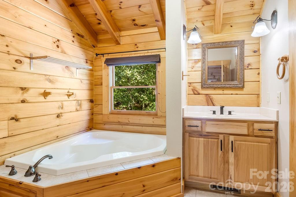 447 Hidden Lake Parkway - Photo 9