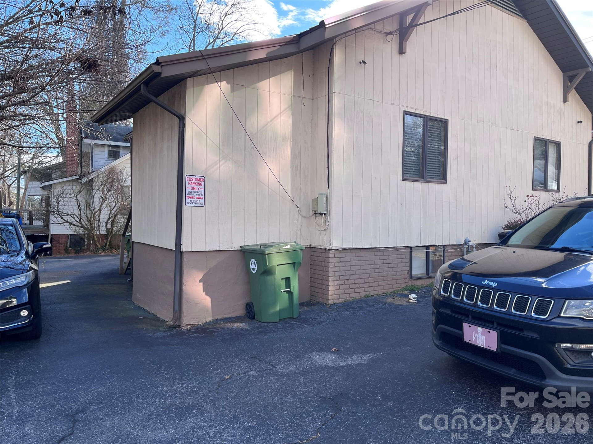 899 Haywood Road - Photo 7