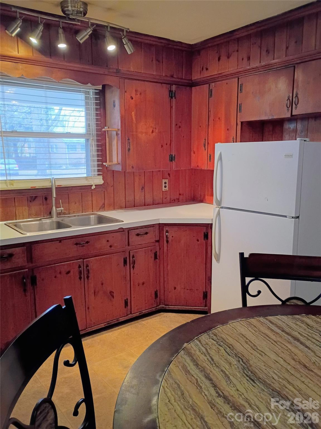 159 Edgewood Drive - Photo 4