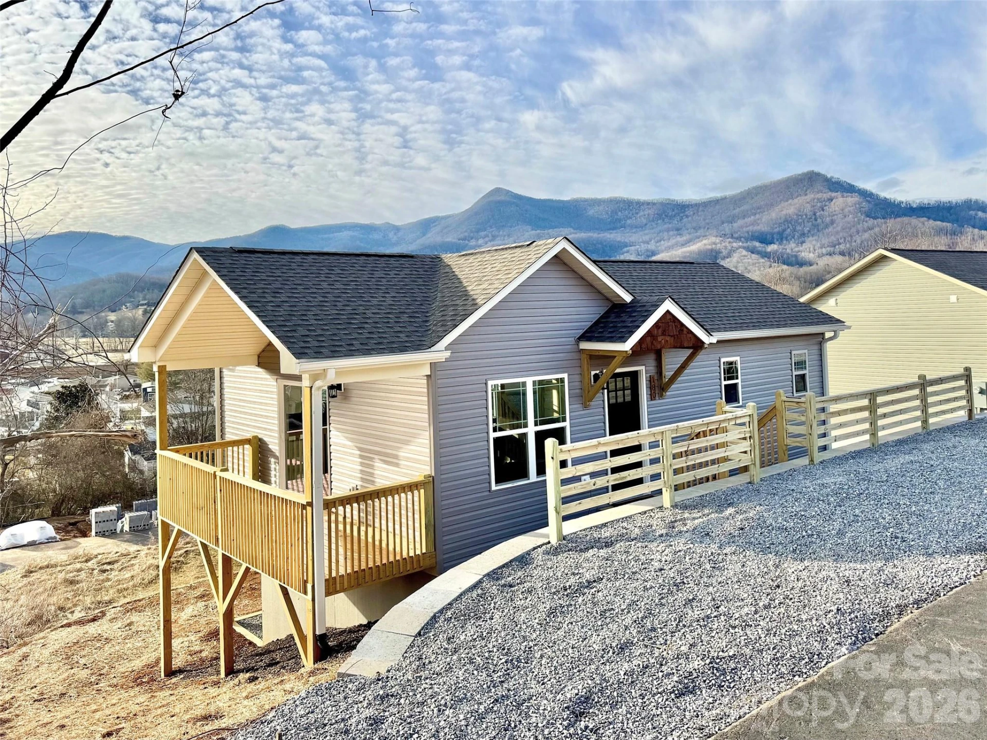 180 Carsen Loop