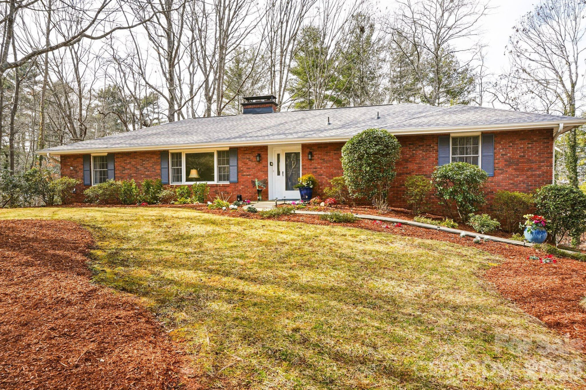 7 Brushwood Road - Photo 3