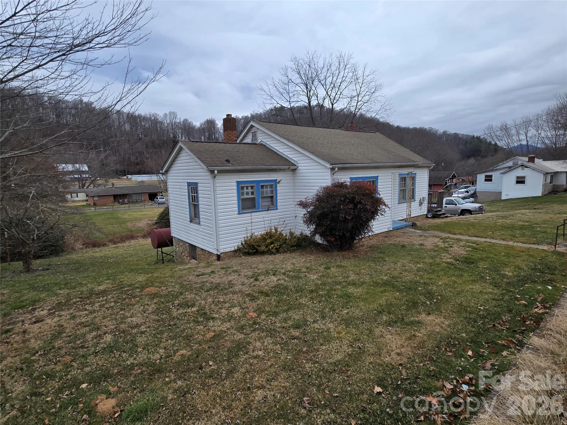 1084 Old Balsam Road - Photo 3