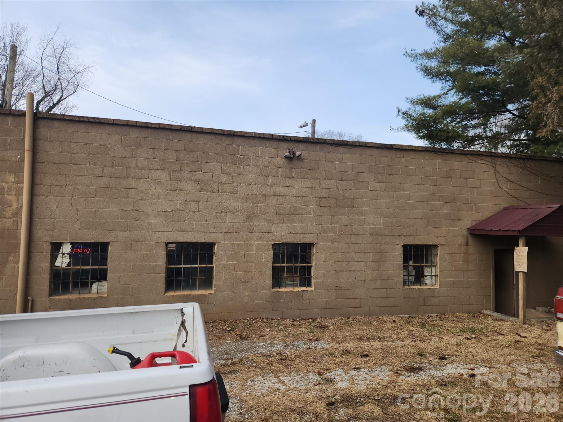 00 Haywood Road - Photo 2