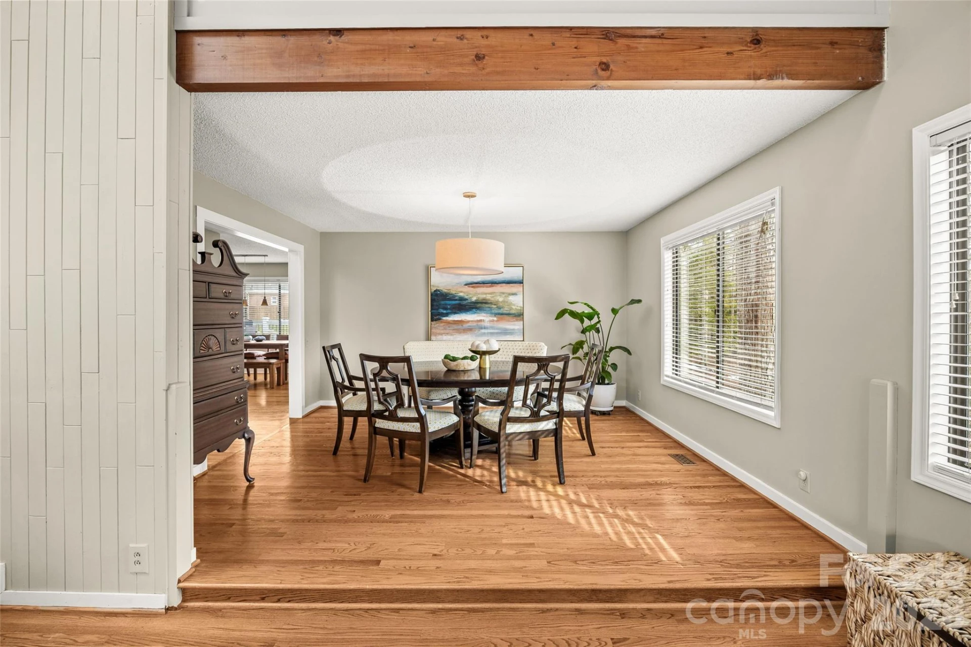 9562 Hunting Court - Photo 10