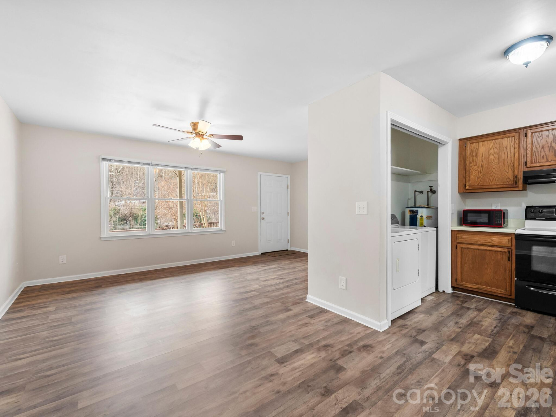 1828 Memorial Highway - Photo 11