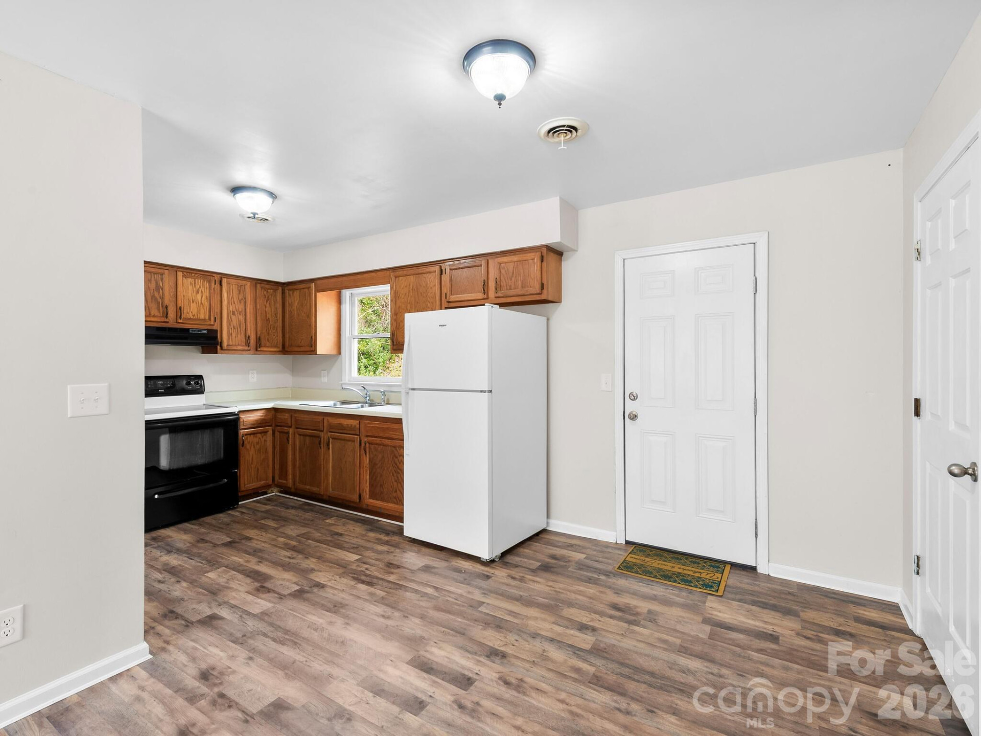 1828 Memorial Highway - Photo 12