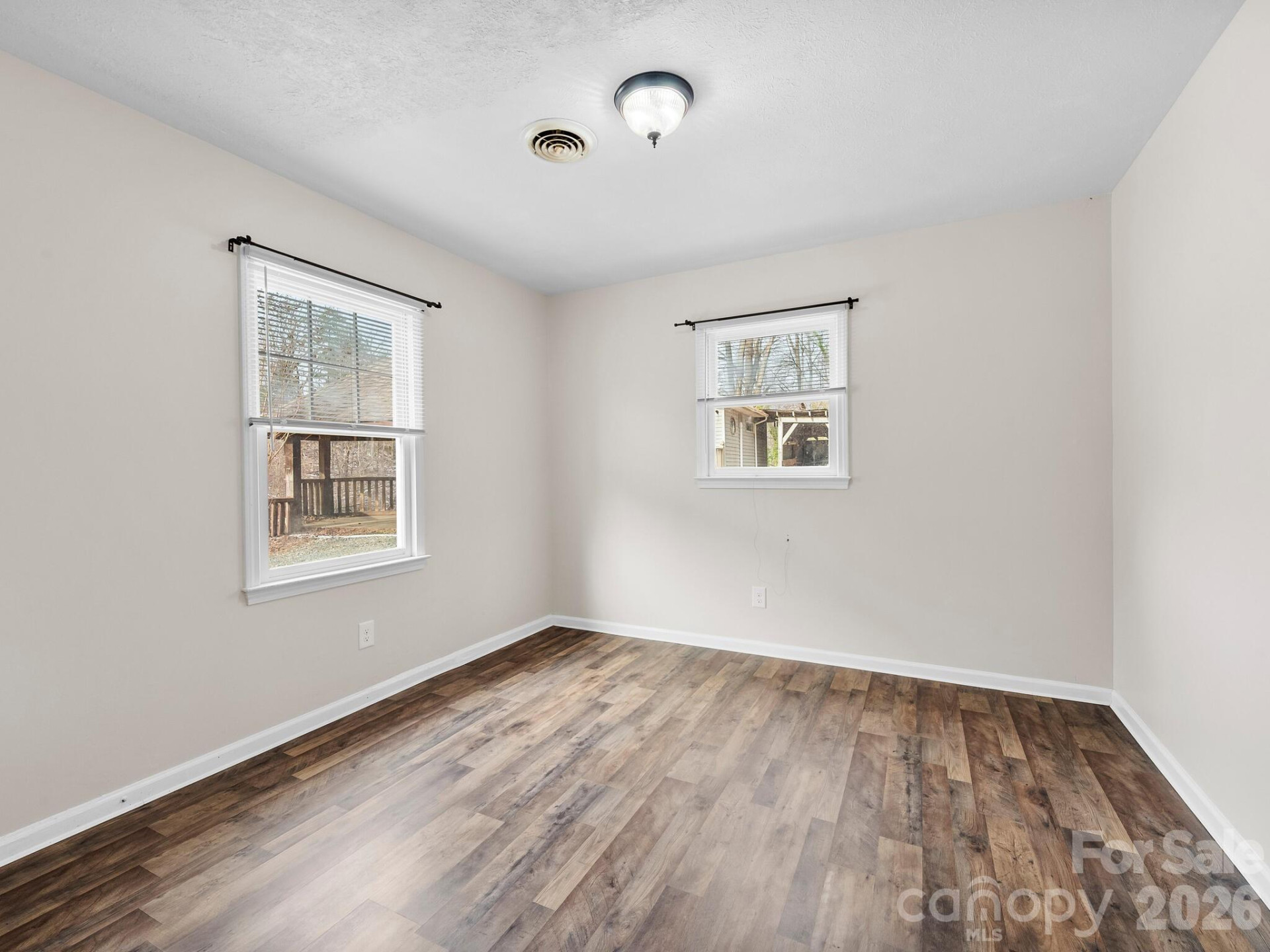 1828 Memorial Highway - Photo 22