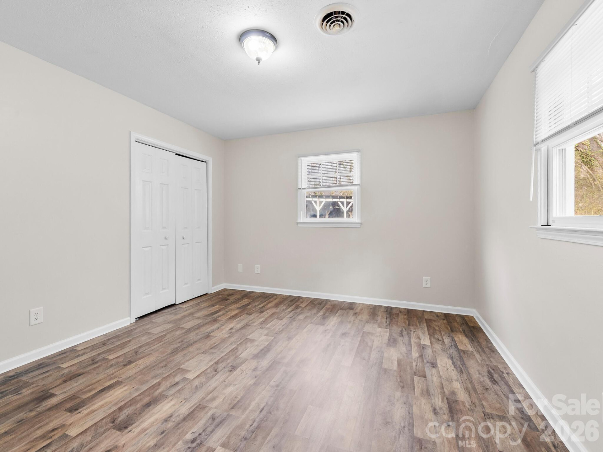 1828 Memorial Highway - Photo 24