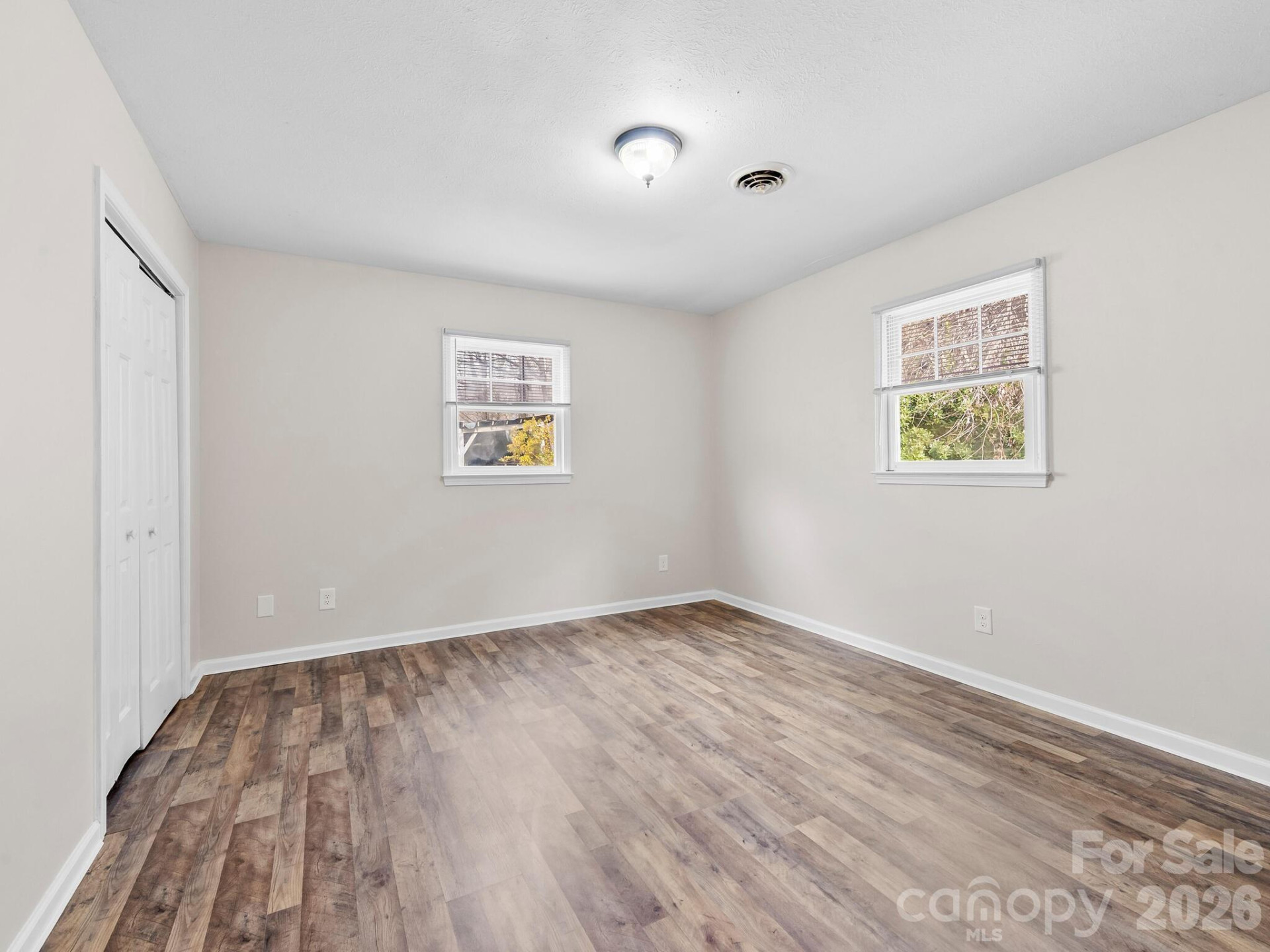 1828 Memorial Highway - Photo 25