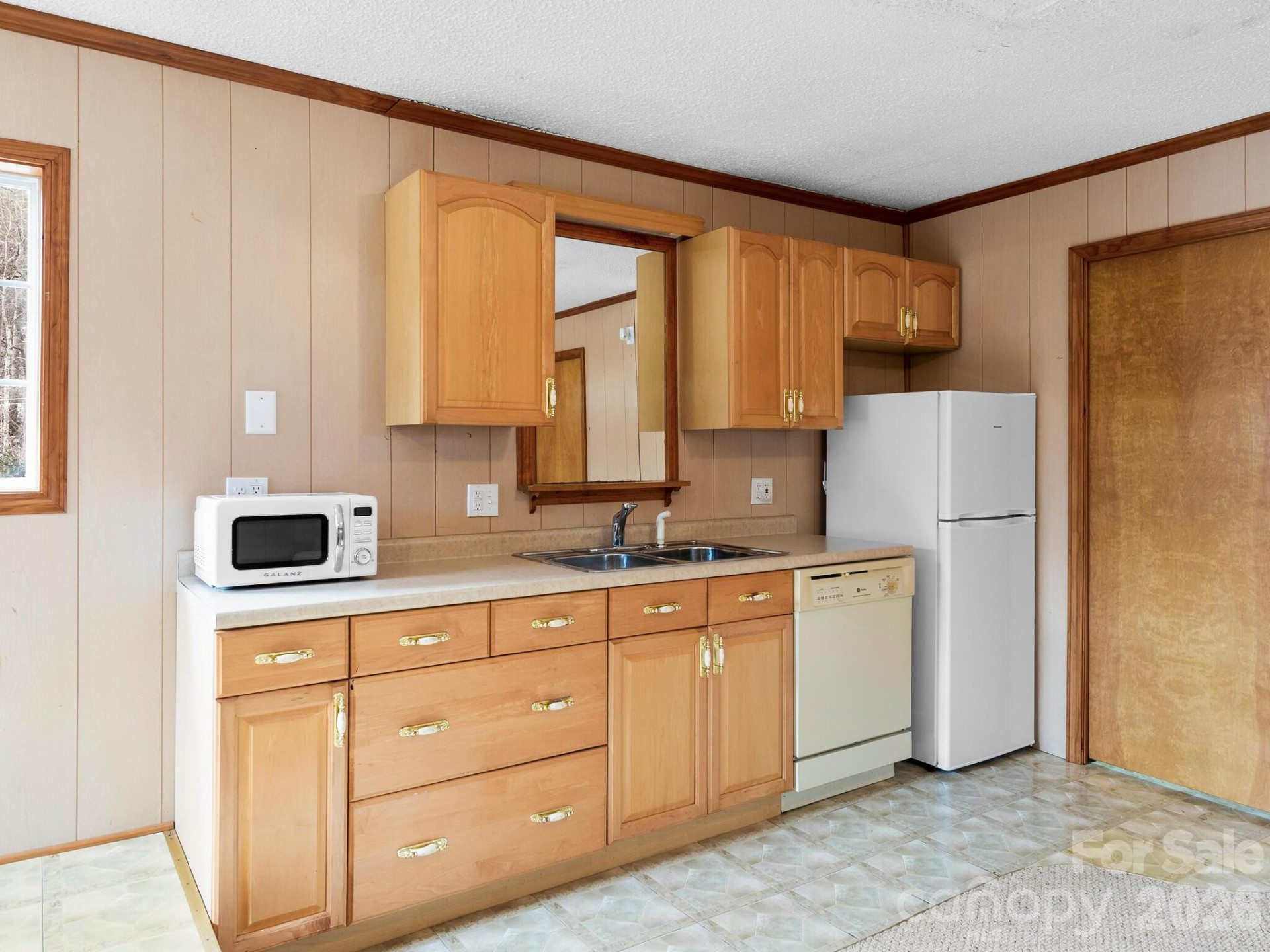 1828 Memorial Highway - Photo 31