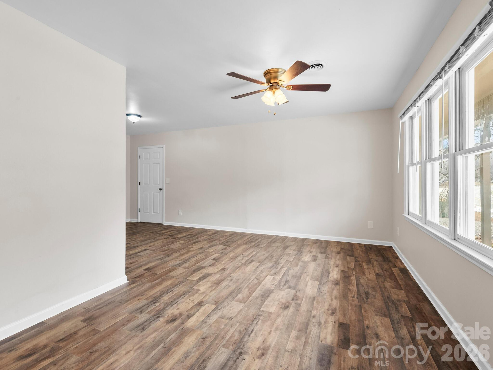 1828 Memorial Highway - Photo 8