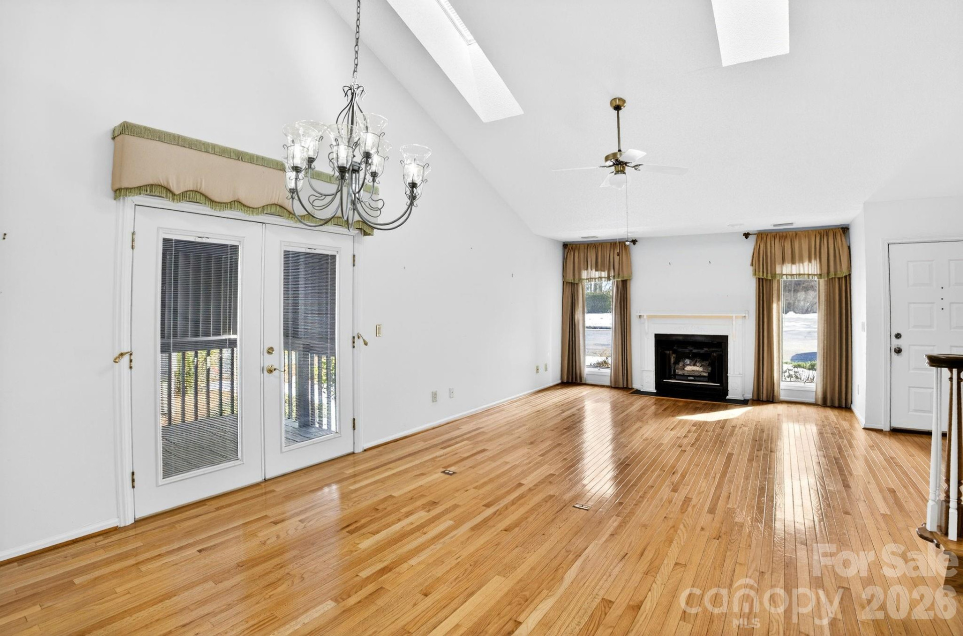 703 Independence Trail - Photo 5