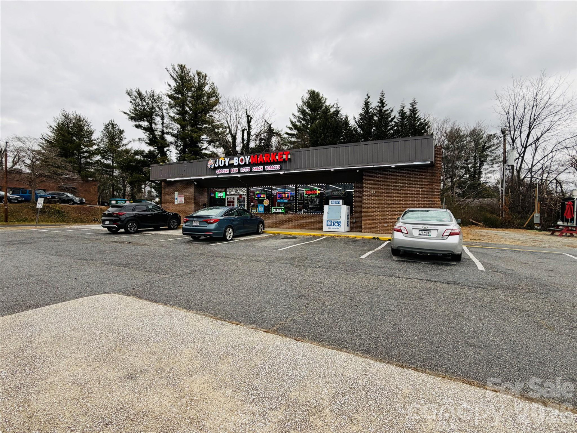 2020 Asheville Highway - Photo 2